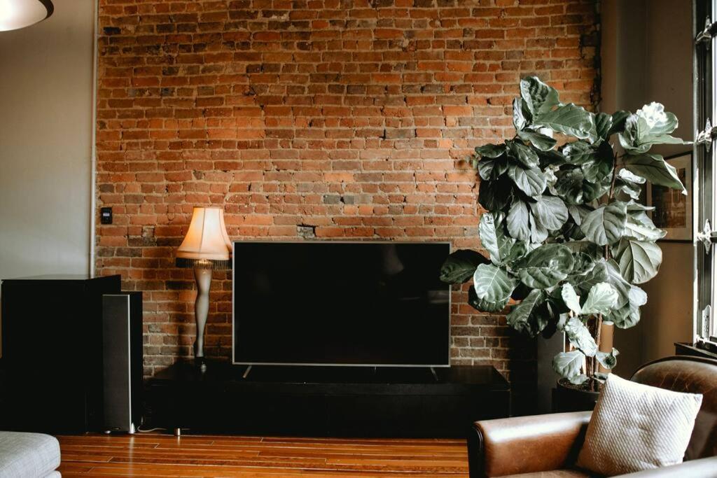 The 511. A Luxury Loft On State St. Bristol Exterior photo